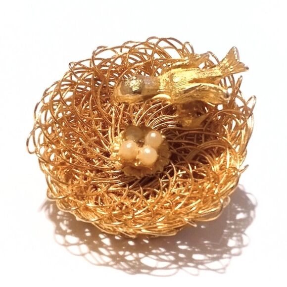 Vintage Direction One Gold Tone Bird Nest Wirework Brooch - Picture 1 of 5